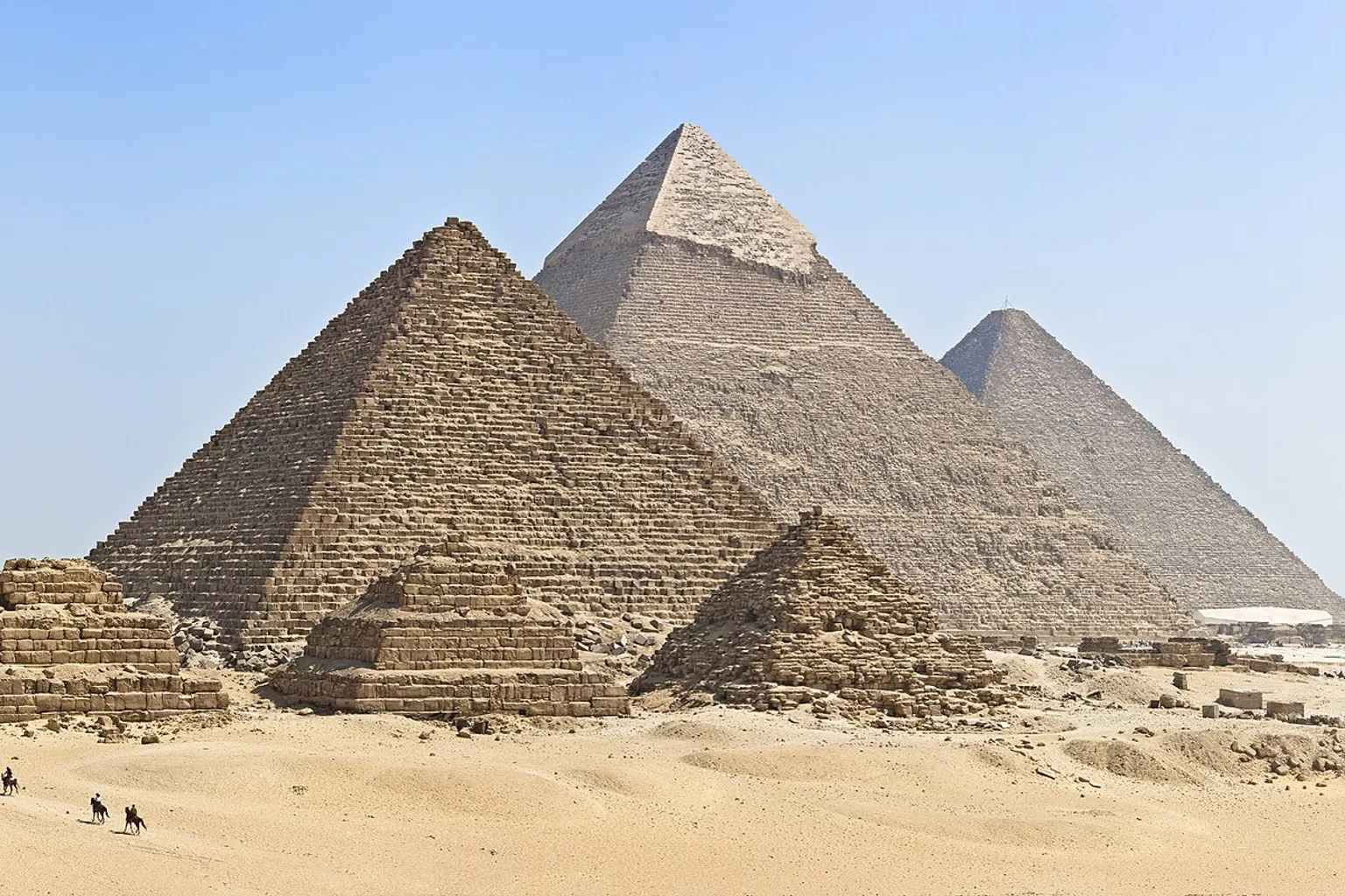 Pyramids of Giza: visitor access before and after booking